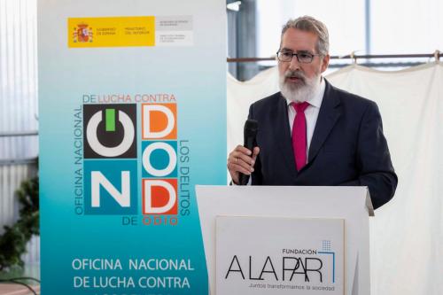 Interior y la Fundación A LA PAR impulsan una guía pionera para mejorar la atención policial a las personas con discapacidad intelectual, con la colaboración de la APF en su elaboración. Interior y la Fundación A LA PAR impulsan una guía pionera para mejorar la atención policial a las personas con discapacidad intelectual, con la colaboración de la APF en su elaboración.